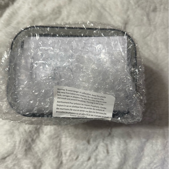 Transparent Black Quiet USB-Powered Cat Water Fountain 50.72 oz. - Picture 5 of 5